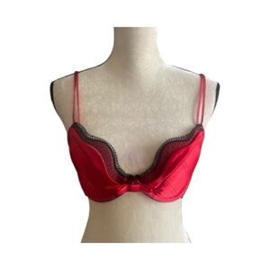 FREDERICKS OF HOLLYWOOD-RED BRA